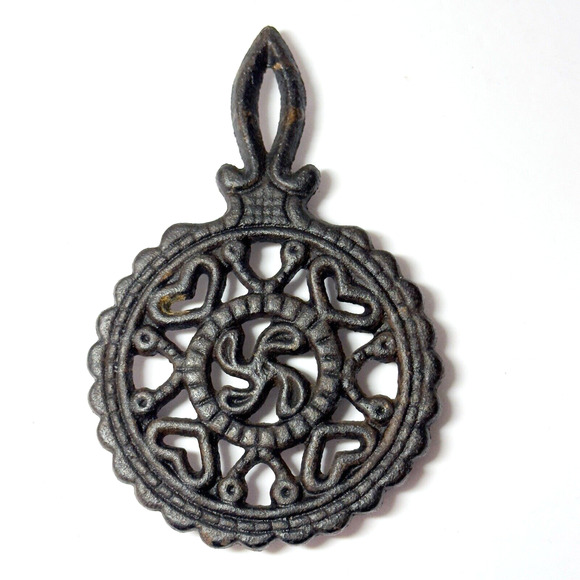 Vintage Black Cast Iron Footed Trivets Lot of 4 Wall Decor Farmhouse Rustic - Picture 11 of 16